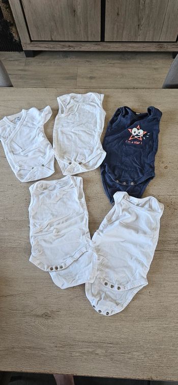 Lot de 5 bodies, 0/1 mois (50/56), manches courtes