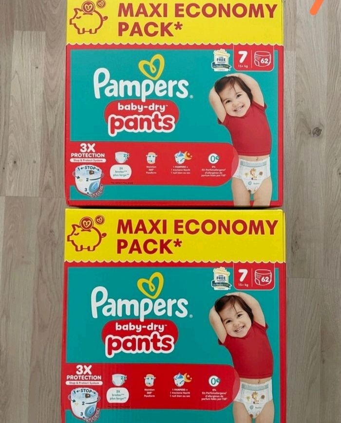 Lot de 2 cartons Pampers pants taille 7. 124 couches