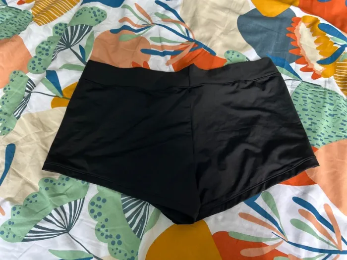 Bas de maillot shorty noir h&m taille 48 - photo numéro 3