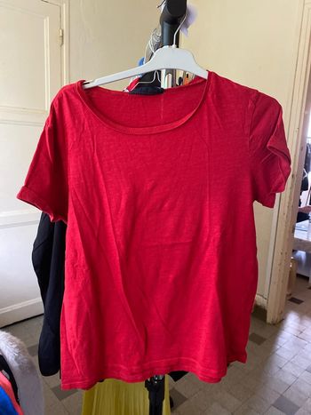 T-shirt rouge, taille 44