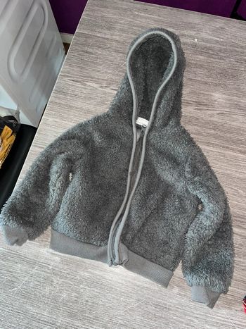 Gilet doux gris pailleté