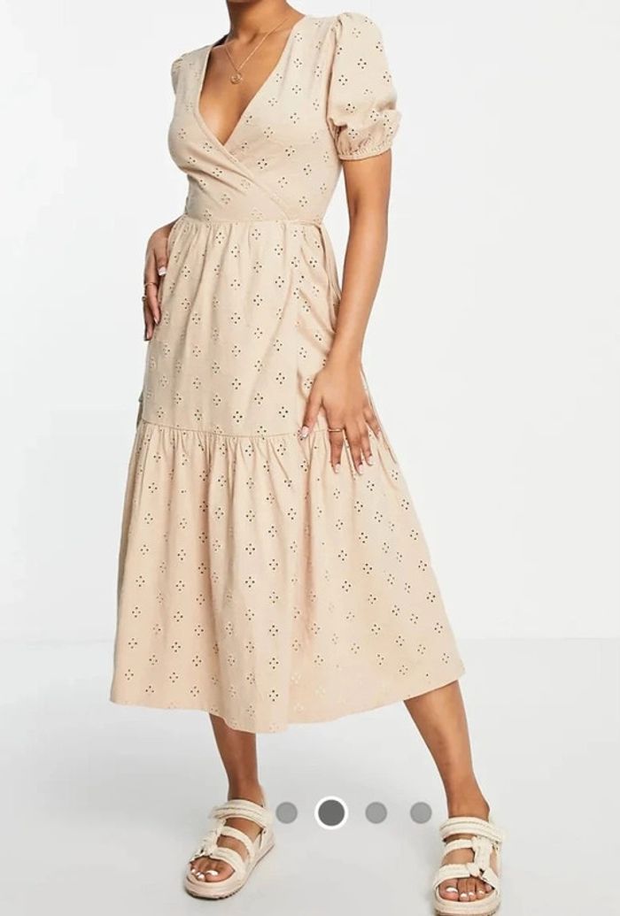Robe d'été broderie anglaise Asos