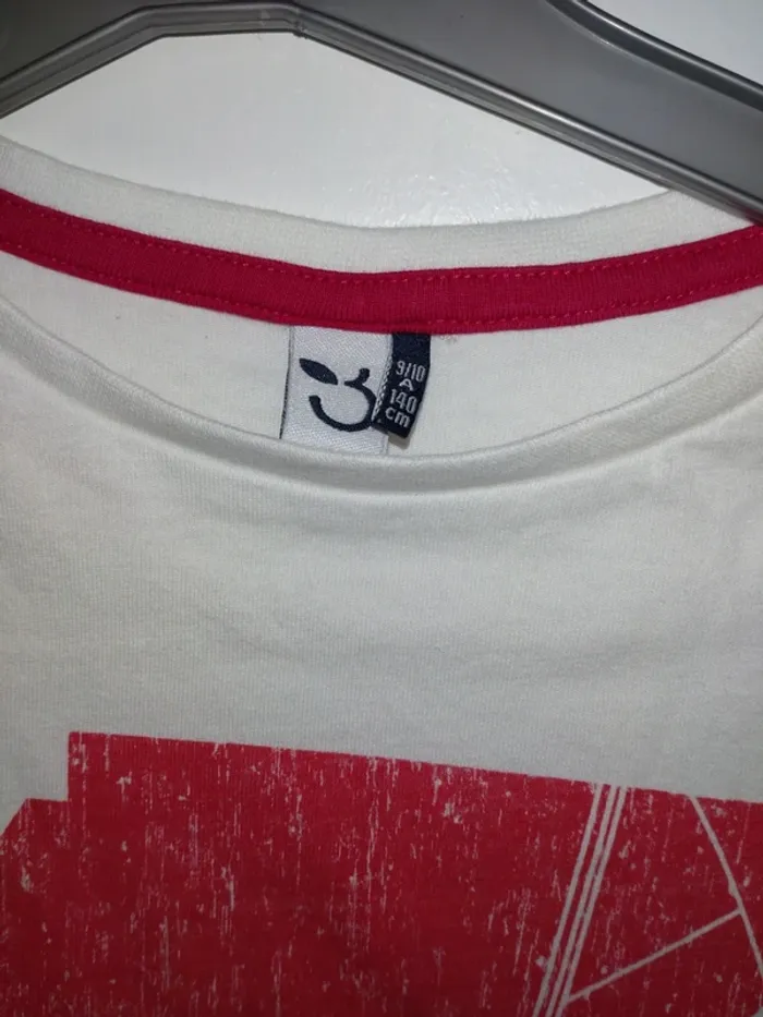 T shirt 3 pommes taille 9/10 ans - photo numéro 2