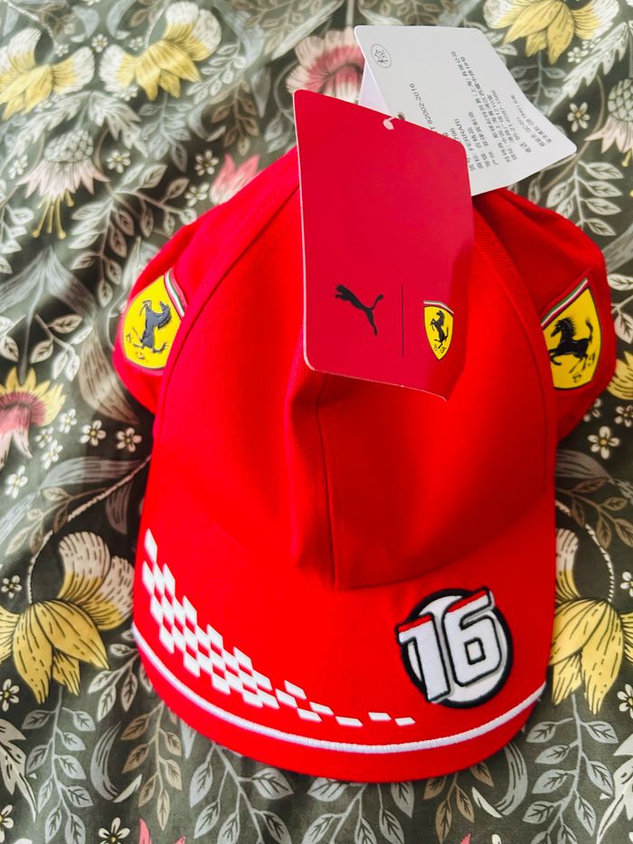 Casquette + Sweat Ferrari - photo numéro 6