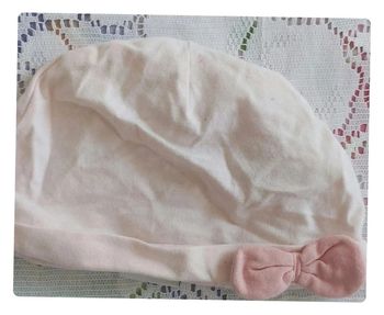 Bonnet Disney rose pâle avec noeud - doux et confortable, en très bon état, taille 18 mois