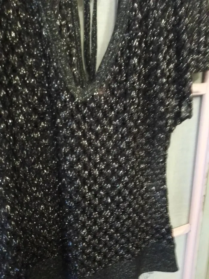 Haut noir et métal manches courtes femme taille 42/44