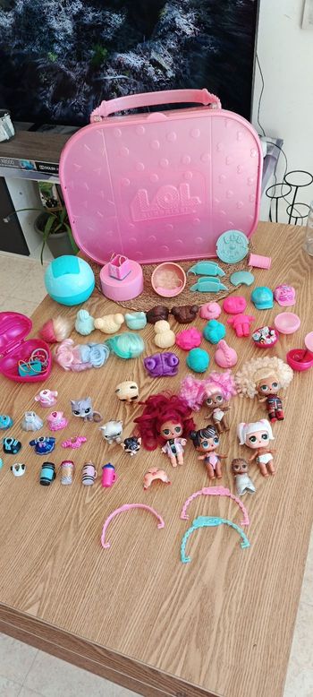 Poupées LOL surprise lot et accessoires malette 🐱