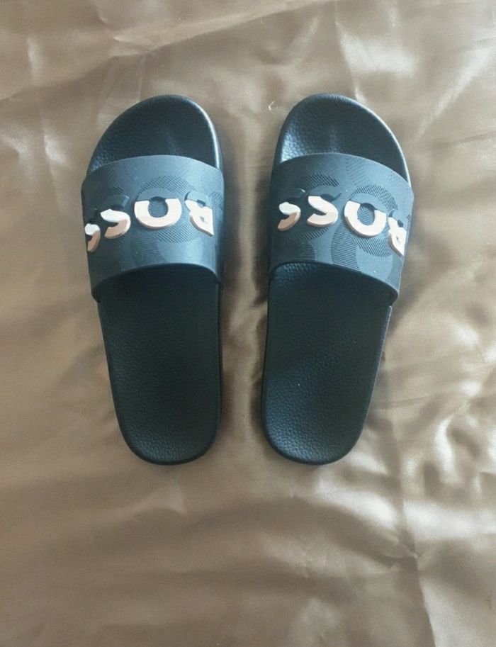 Claquette boss - photo numéro 2