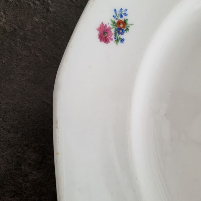 Assiette/plat vintage en porcelaine fleurie CH-R en excellent état - photo numéro 4