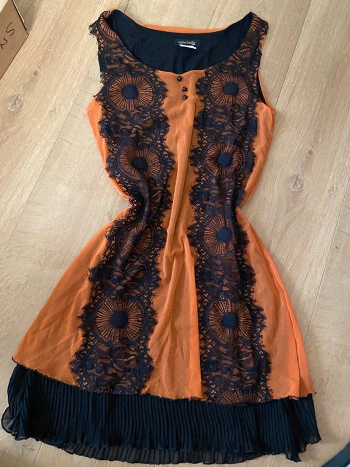 Robe orange et noire nana baila