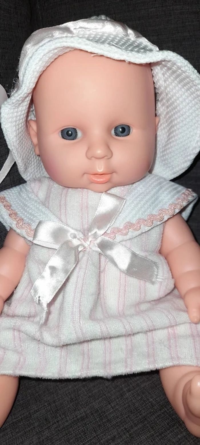 Poupée - bébé  en plastique en excellent état - photo numéro 2