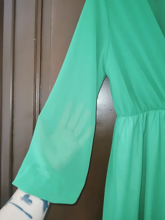 Robe volants vert pomme. - photo numéro 2