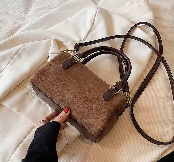 Petit sac à main / bandoulière marron façon daim – Similicuir neuf