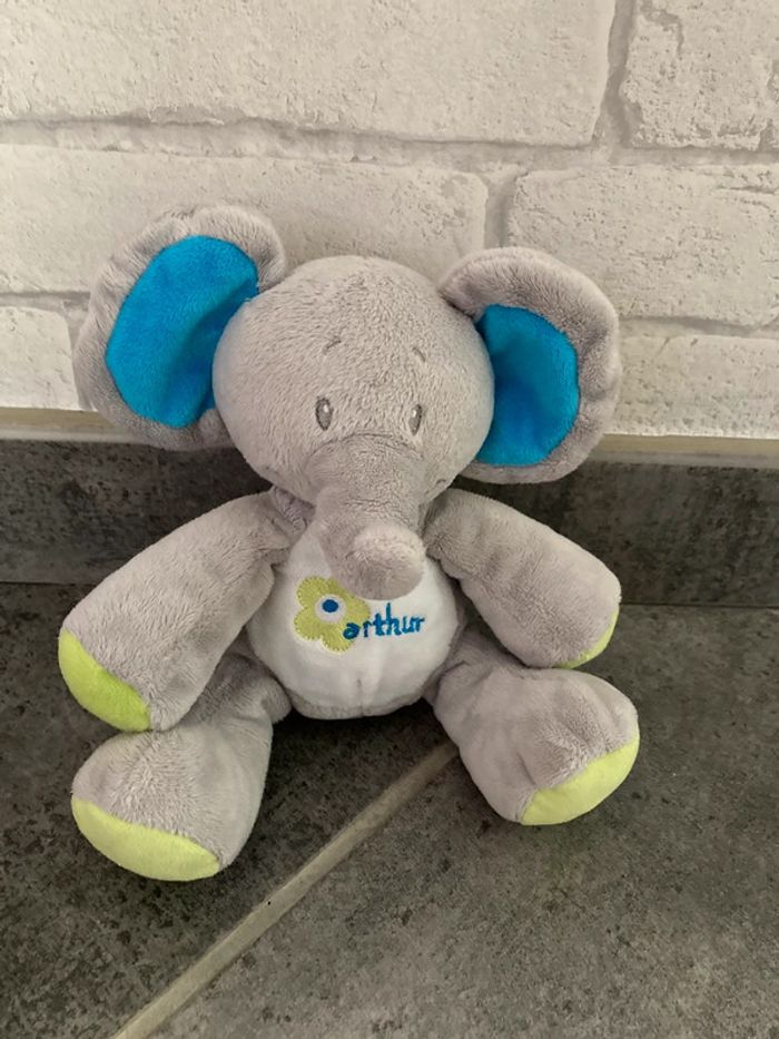 Peluche éléphant