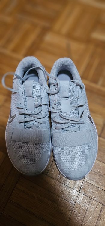 Basket fille nike neuve