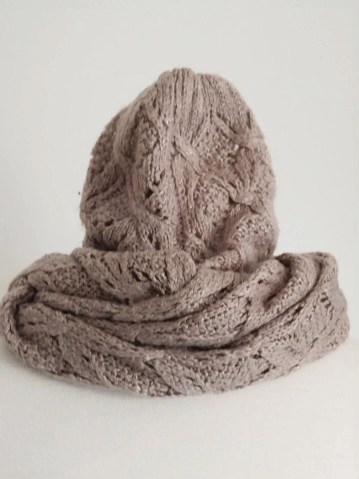 Ensemble tour de cou et bonnet assorti en laine beige et argenté - photo numéro 3