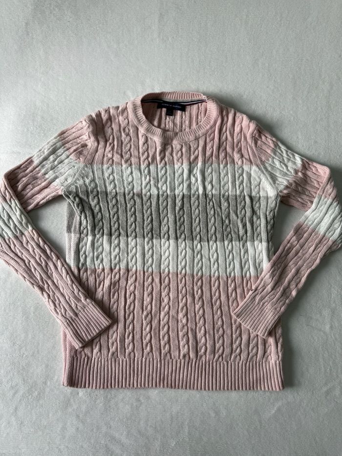 Sweat pull torsadé Tommy Hilfiger motif rayé rose blanc gris mixte taille M
