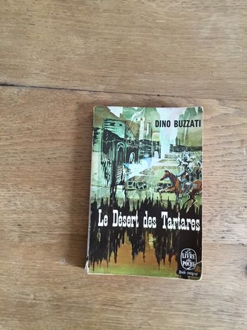 Livre « le désert des tartares »