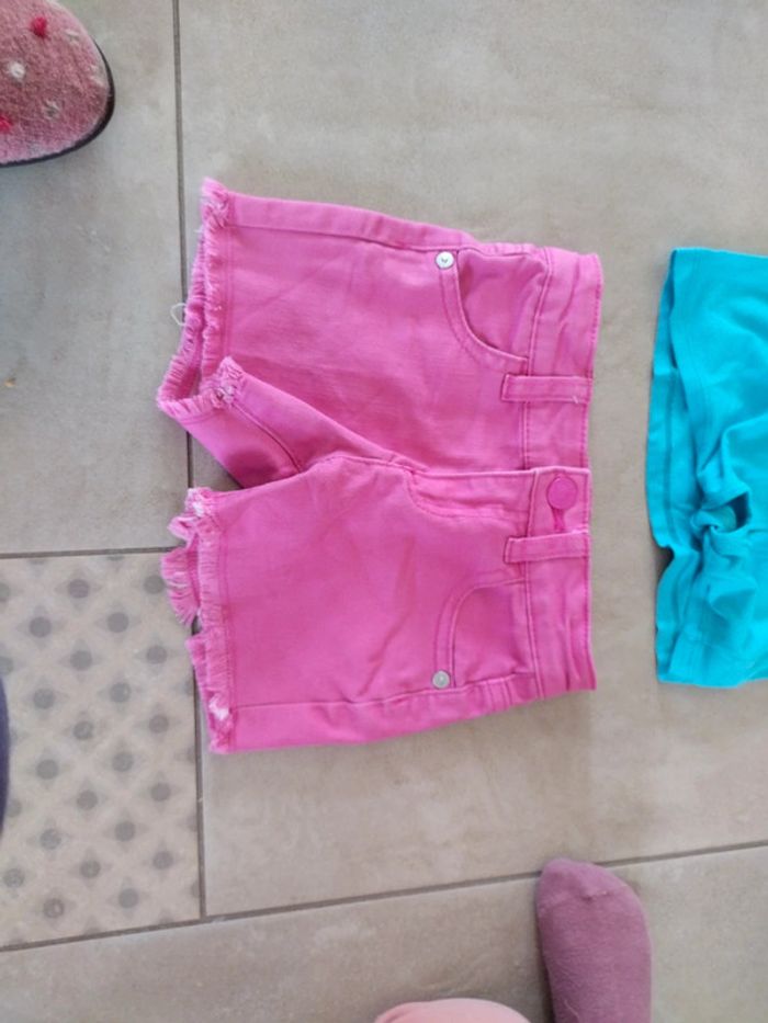 Short et tee shirt 2 ans - photo numéro 5