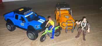 Lot voiture et figurine