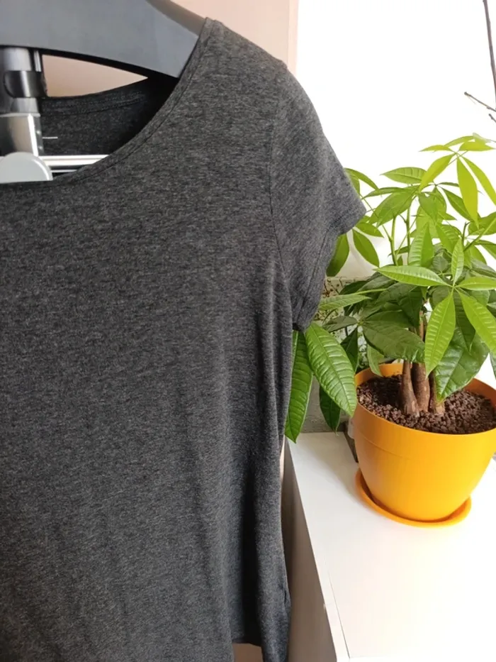 T-shirt gris - photo numéro 2