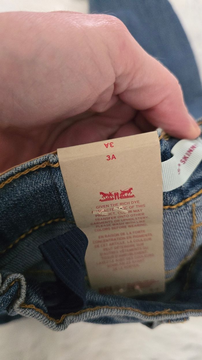 Neuf (non porté)🏷 💙😍🤩superbe Jeans skinny levis 3 ans garçon 🤩😍💙 - photo numéro 4