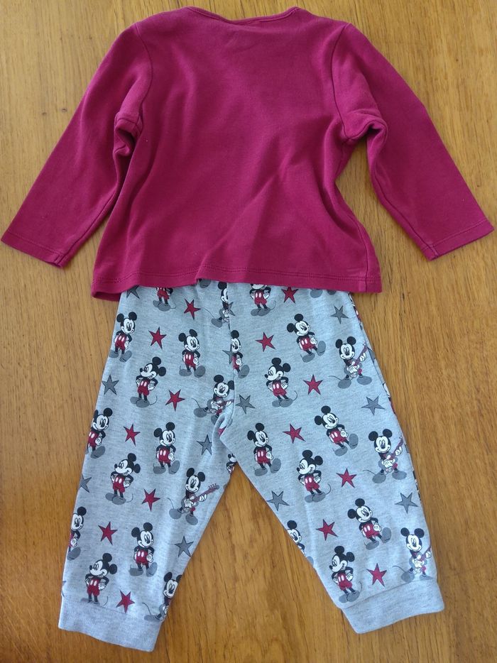 Pyjama/tenue d'intérieur Mickey 18 mois - photo numéro 2