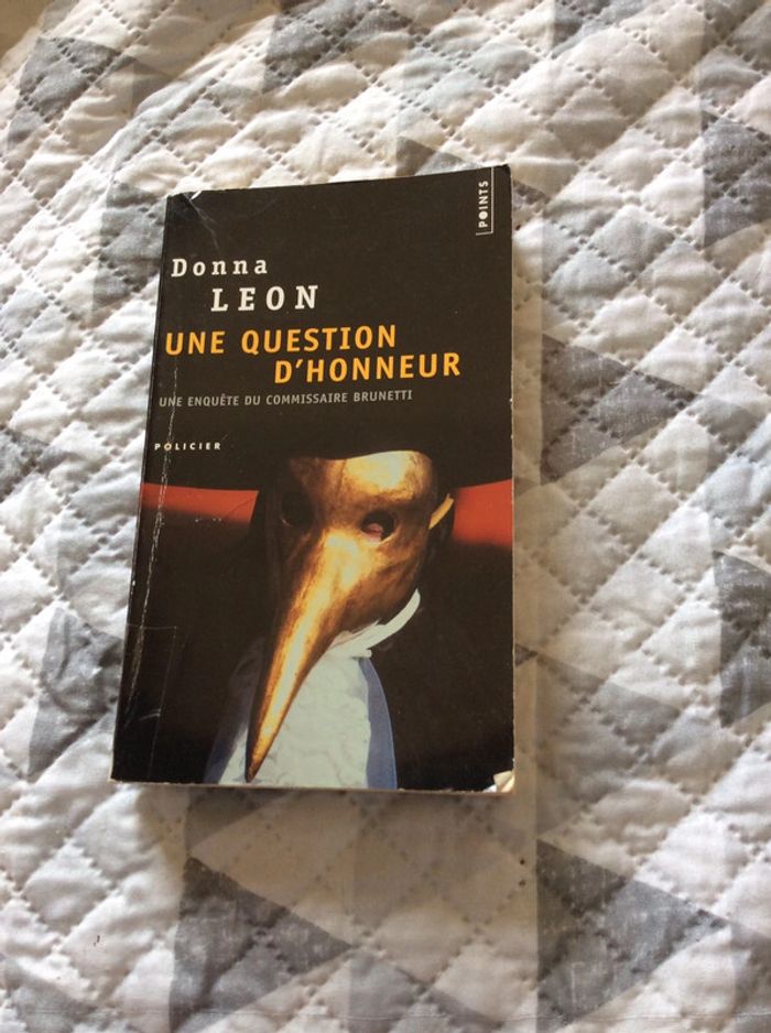 #une question d’honneur Donna Leon - photo numéro 2