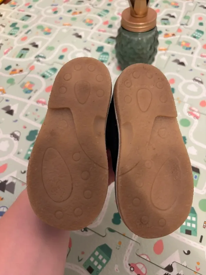 Chaussures habillée en daim pat et ripaton taille 23 - photo numéro 3