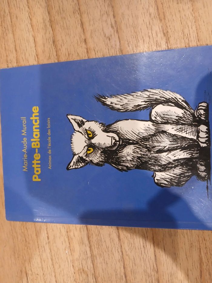 livre enfant - Patte-Blanche  - collection école des max