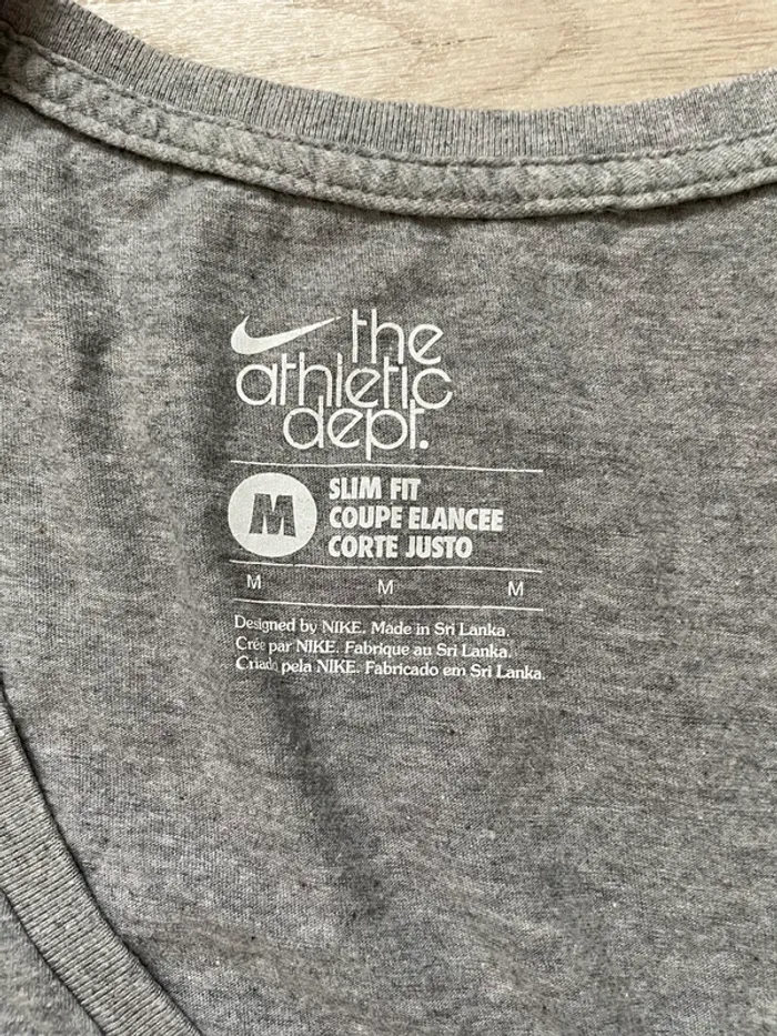 T Shirt femme Nike - photo numéro 2