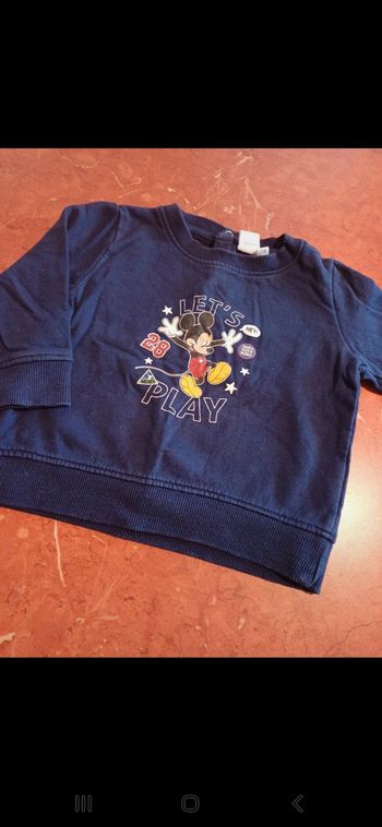 Sweat bébé taille 12 mois