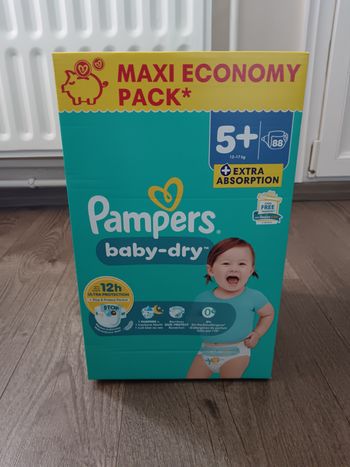 Couches pampers taille 5 +