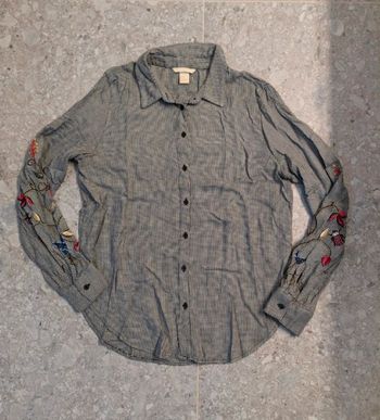 Chemise/blouse à carreaux H&M pour femme avec broderie florale sur les manches - Taille 38