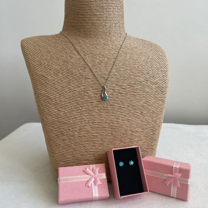 🚨 idée cadeau  🚨 parure de bijoux neuve avec écrin - photo numéro 6