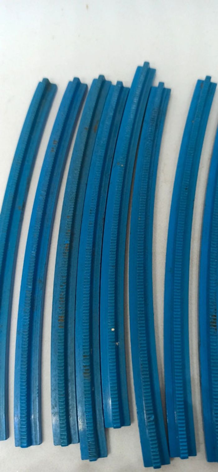 Rails bleus en courbe lego - photo numéro 5