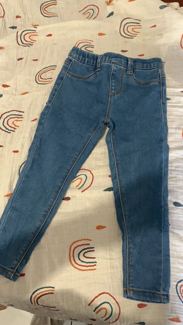 Jegging primark neuf sans étiquette 3-4 ans