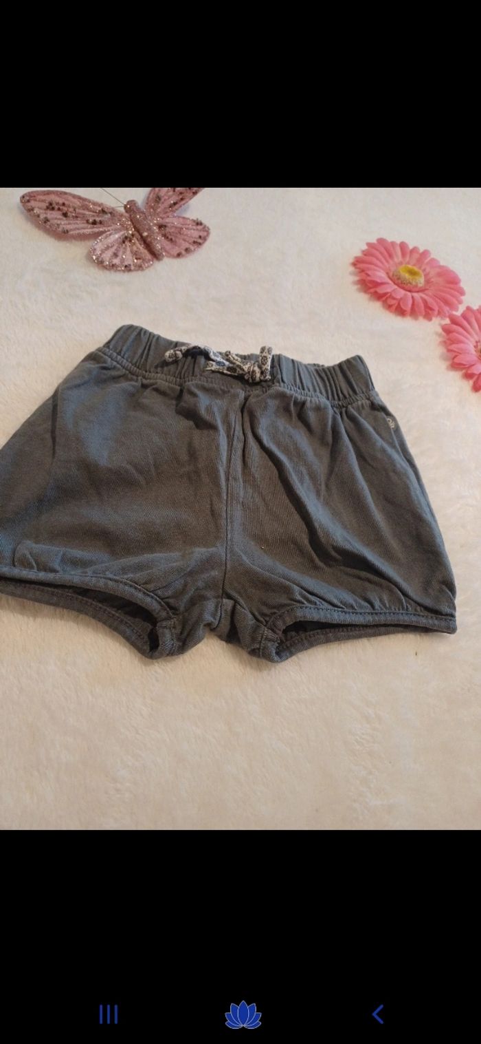 Ensemble bébé taille 6 mois - photo numéro 4