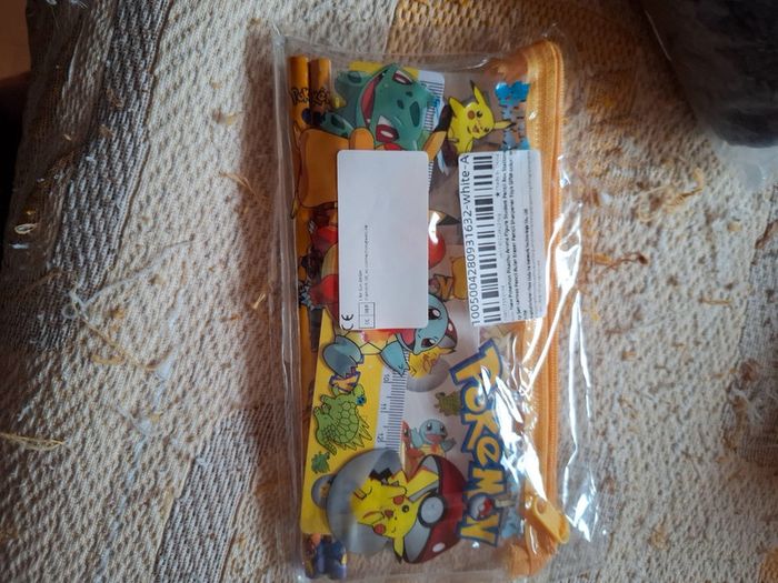 Magnifique trousse de crayon pokemon neuve - photo numéro 4
