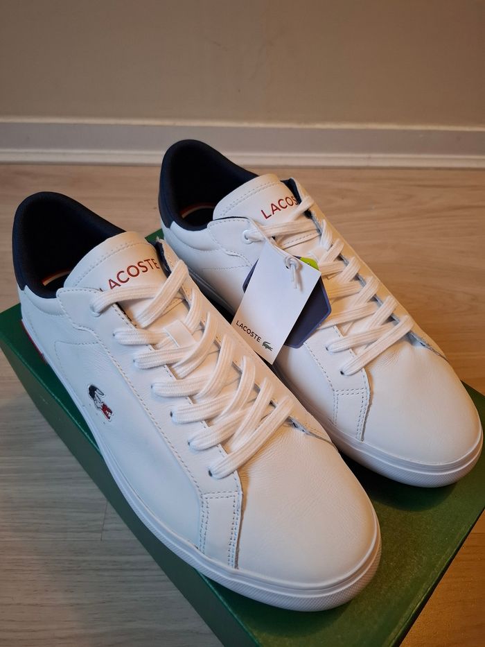 Baskets Lacoste t. 45 100%Cuir, Neuf jamais porte, valeur 150euro - photo numéro 3