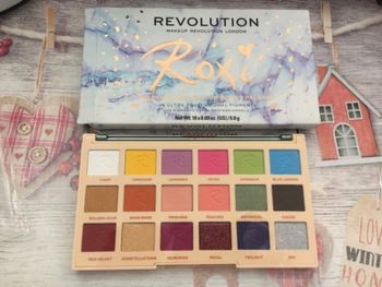 Palette collab. Roxi Makeup Révolution neuve