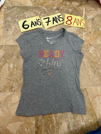 T shirt Nike 6-8 ans