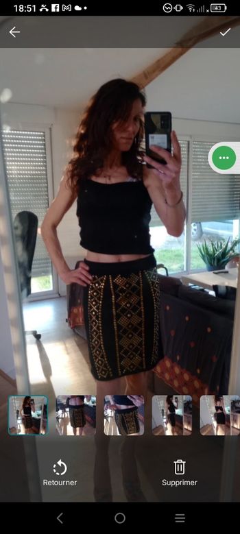 Jupe 36 noire clous dorés c74