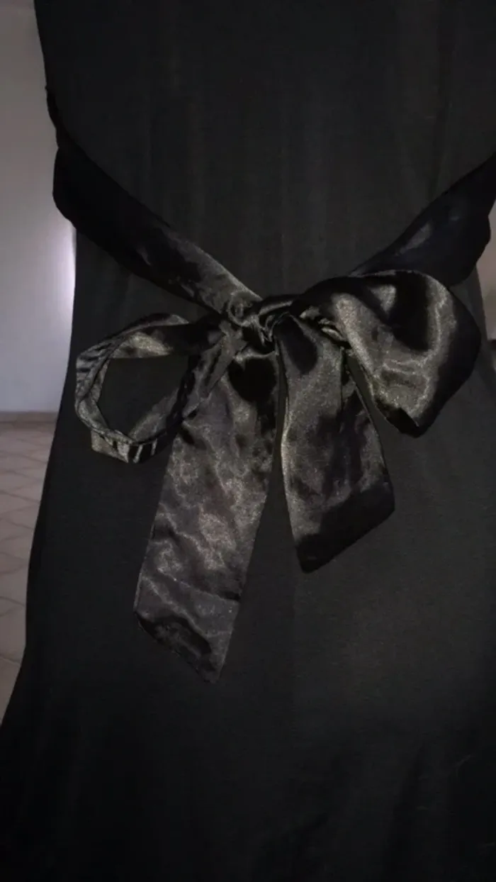 Robe noire col et noeud satin - photo numéro 3
