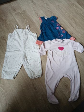 Lot de vêtements bébé fille 12 mois