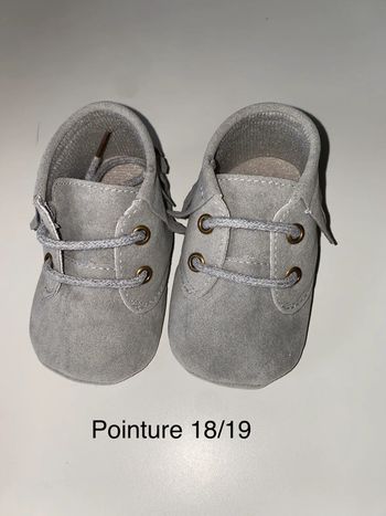 Chaussures grises neuve