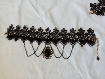 Ras de cou en dentelle