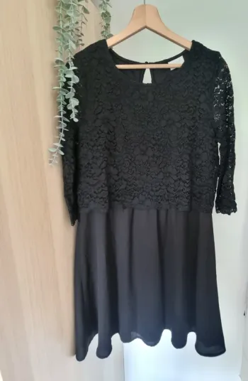 Robe noire dentelle