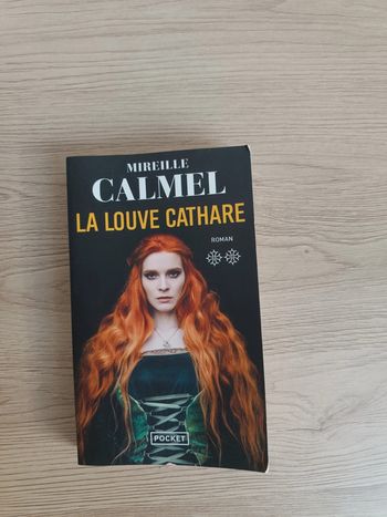 Livre,la louve cathares