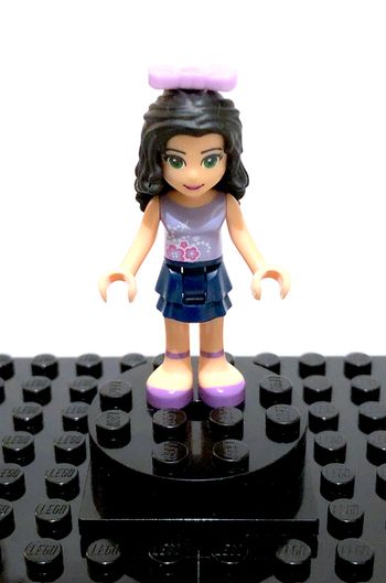 LEGO Friends - Emma, Lavender top with flowers